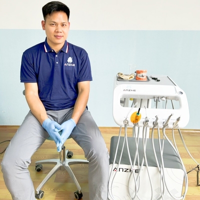 Tandheelkundige kliniek Gebruik mobiele tandheelkundige eenheid met laag geluid Ingebouwd in compressor Draagbare tandheelkundige karren met wielen