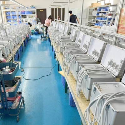 Tandheelkundige koffer met zuiginstallatie Mobiele tandheelkundige installatie met ingebouwde luchtcompressor Draagbare tandheelkundige installatie voor gebruik door studenten